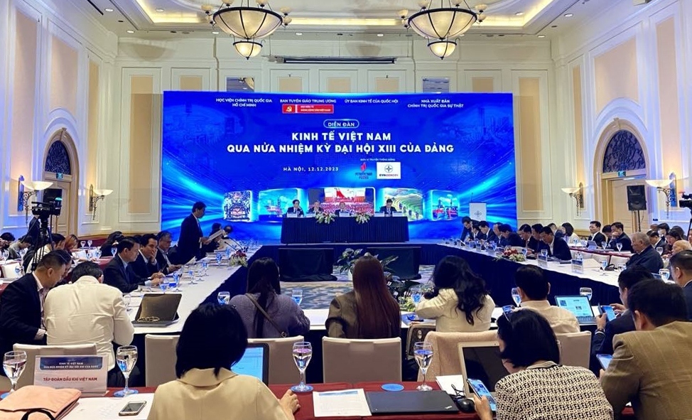 Vietnamese economy under scrutiny through half term of 13th National Party Congress